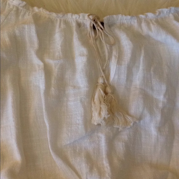 100% Cotton Off shoulder tassel tie blouse - Picture 4 of 6